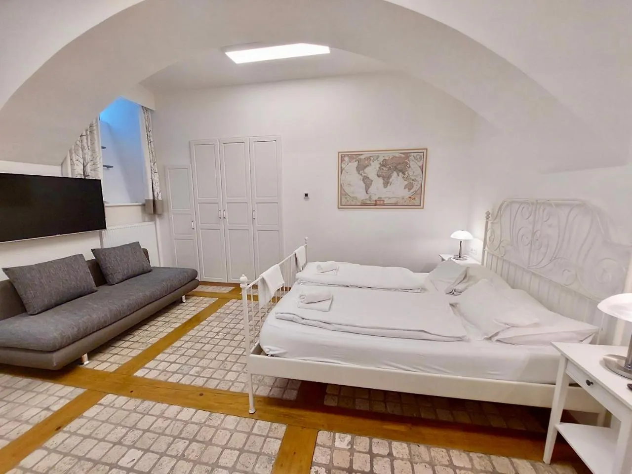 Aparthotel Modern Studios Near City Center Vienna