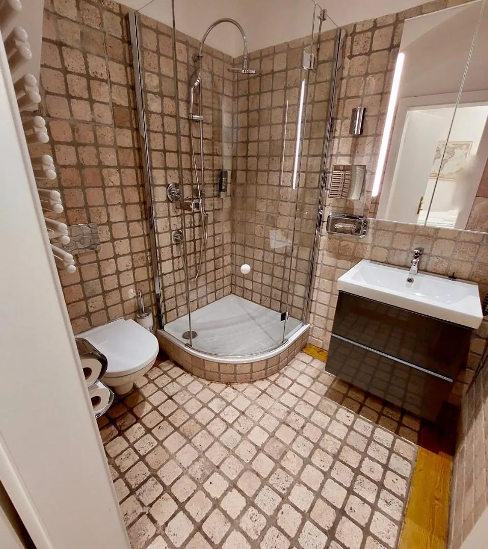Modern Studios Near City Center Vienna Aparthotel