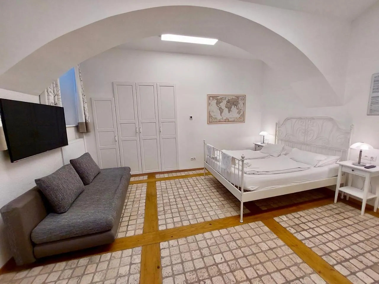Modern Studios Near City Center Vienna Aparthotel
